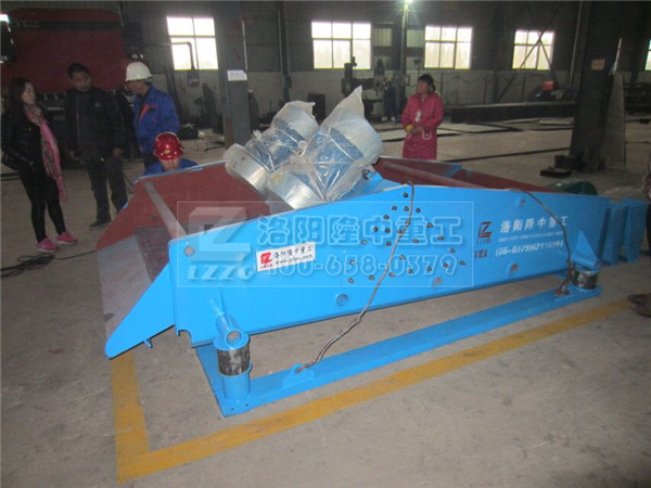 振動(dòng)脫水篩